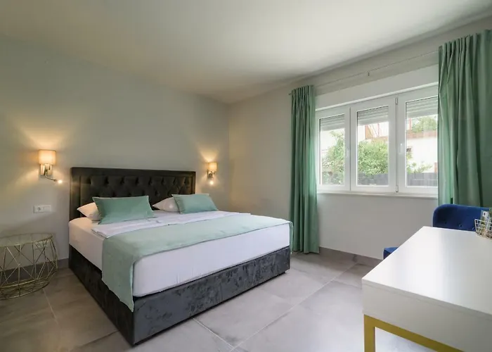 Gala 아파트 트로기르